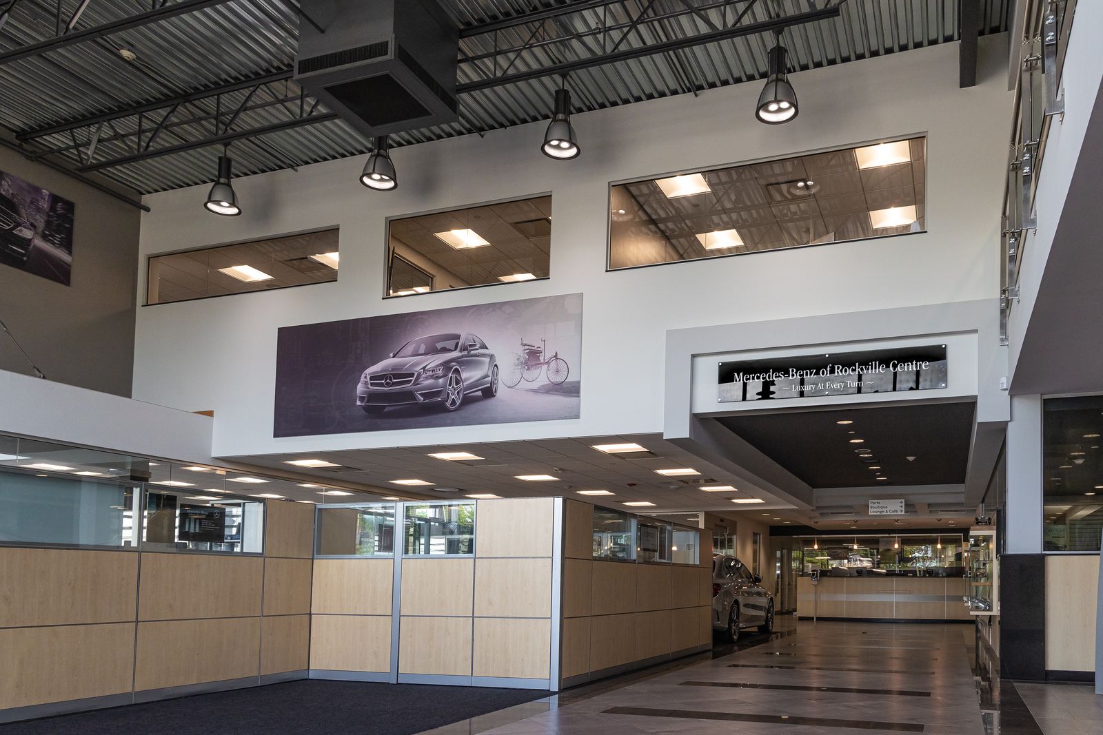 Two-story service reception atrium